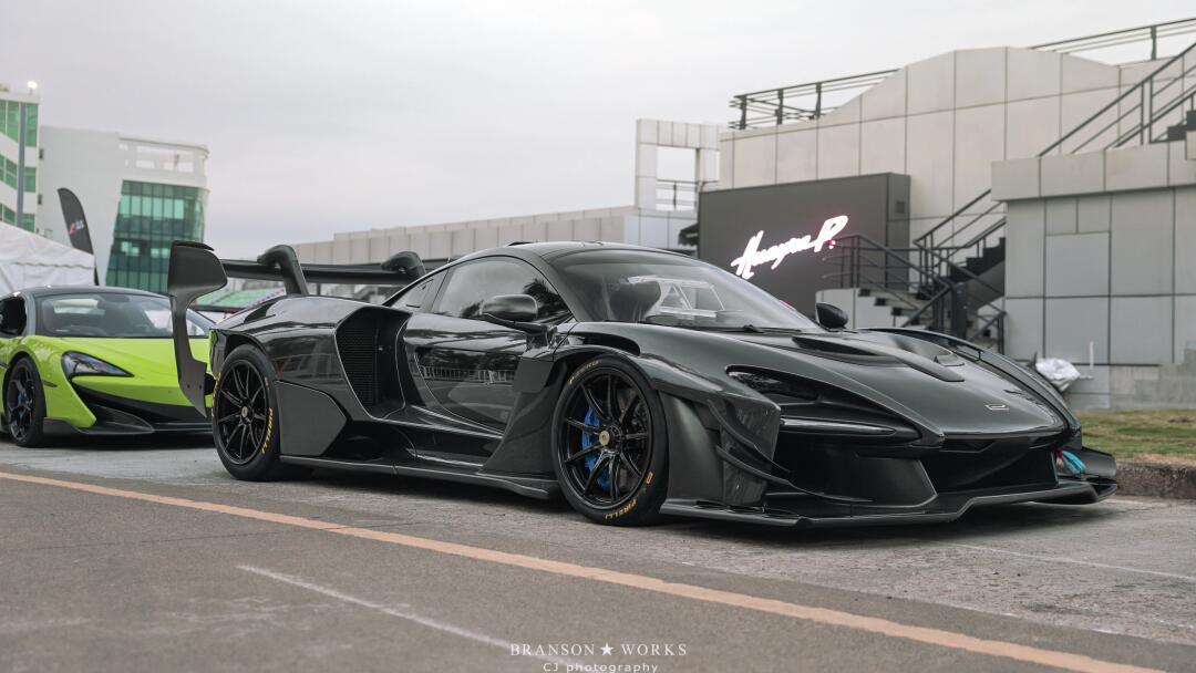 mclaren senna gtr 在国内见到senna gtr很难得,真的比街