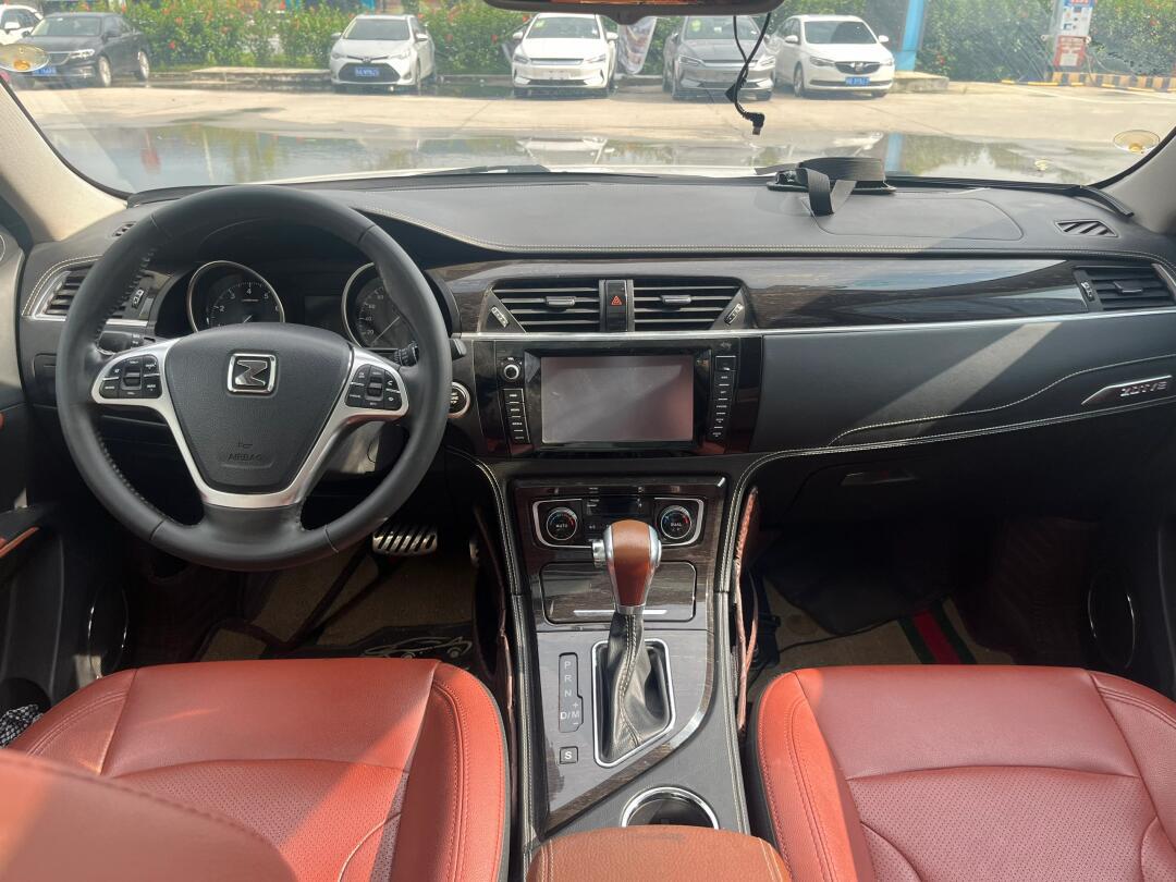 2016年众泰t600,双电动纳帕软皮座椅,老板按键 360影像 全景天幕配置