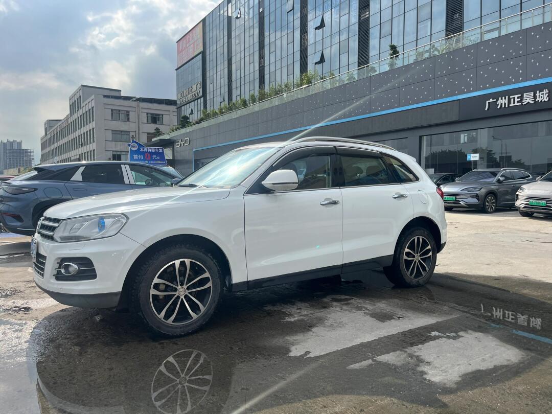 2016年众泰t600,双电动纳帕软皮座椅,老板按键 360影像 全景天幕配置