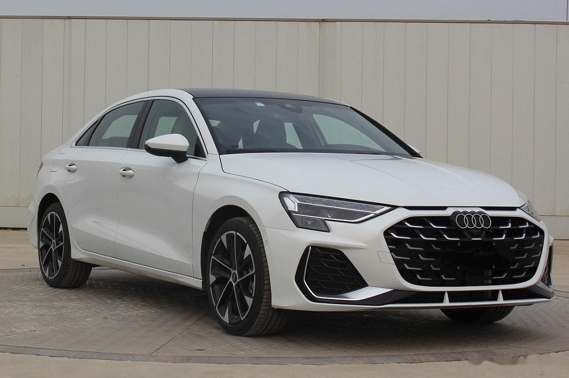 国产中期改款奥迪a3,三厢版在老款长轴距的基础上再度