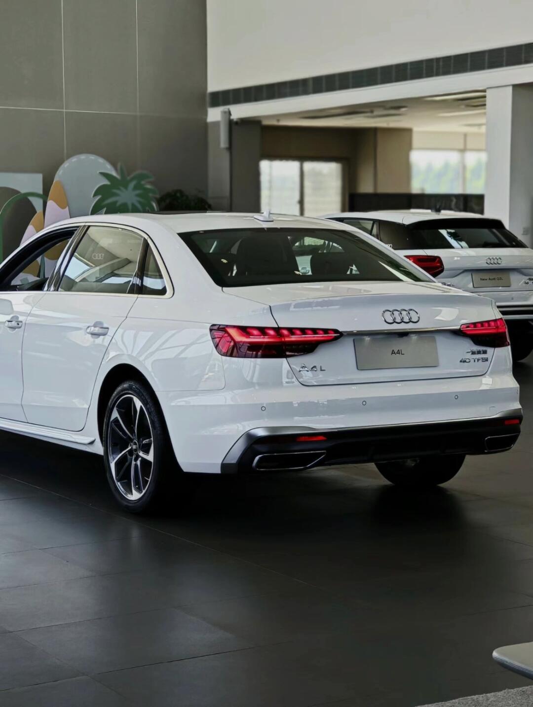 奥迪a4l你就开吧,一开一个不吱声