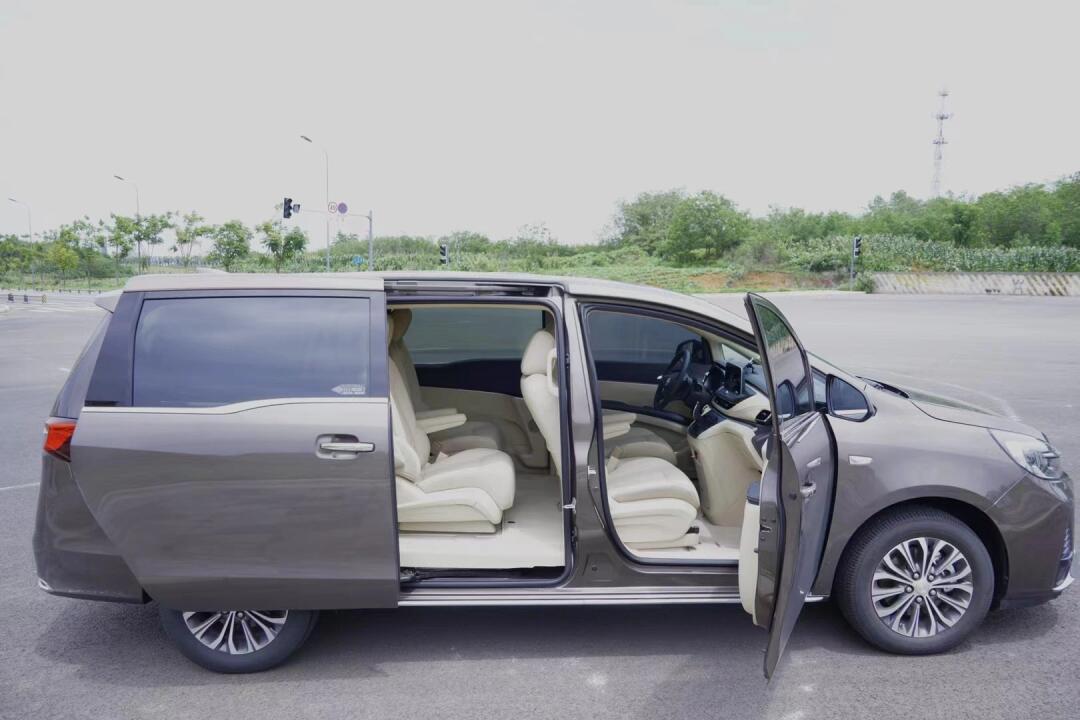 7座商务旅游接待用车