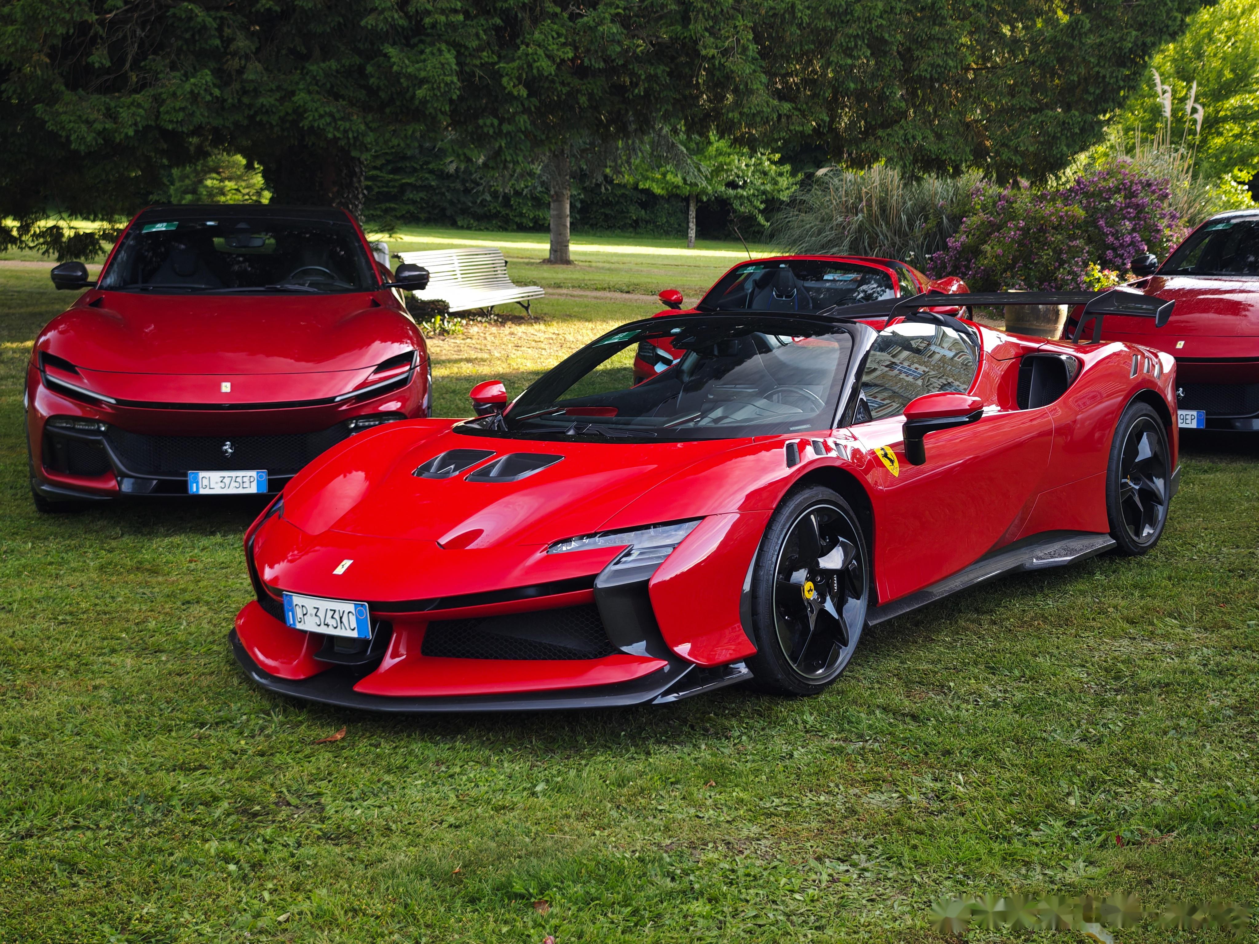 话说如果让你们挑一台法拉利,除了s