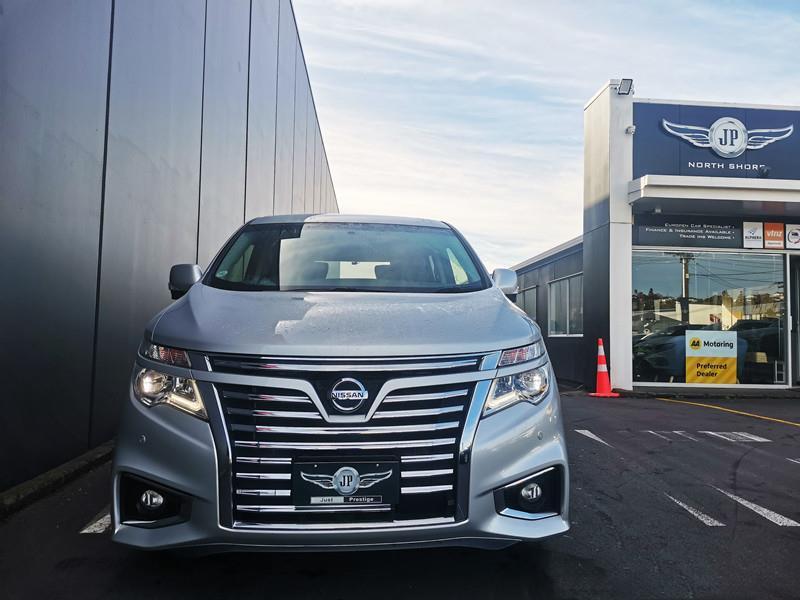 尼桑elgrand豪华7座保姆车