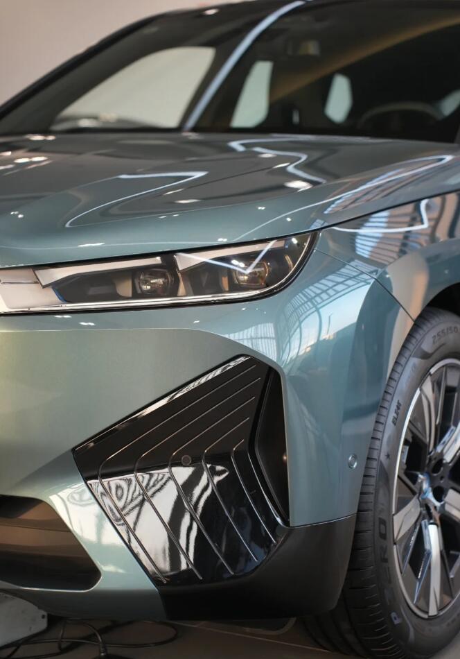 作为一款具有未来感的车,宝马纯电动suv bm