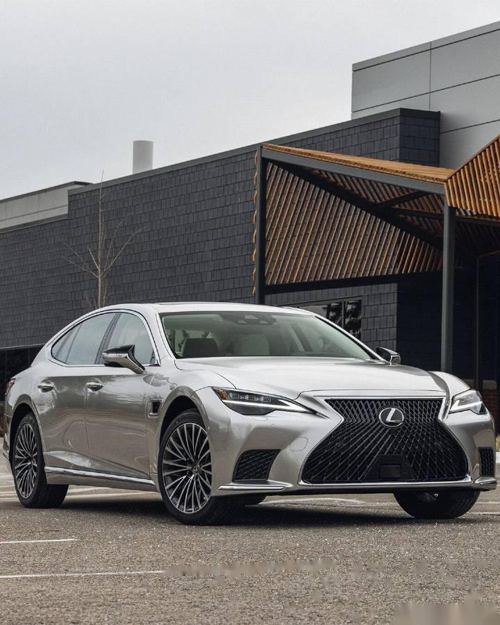 ls 只留下了舒适的驾乘体验 理论上,雷克萨斯 ls 是梅赛德斯-奔驰