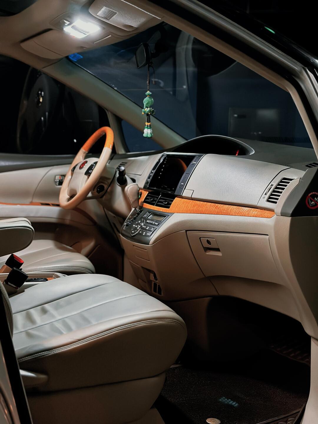 丰田普瑞维亚3.5v6大霸王