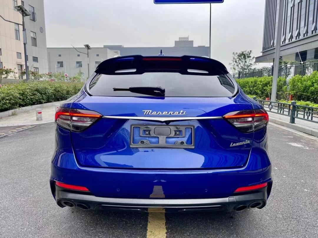 玛莎拉蒂levante modena s