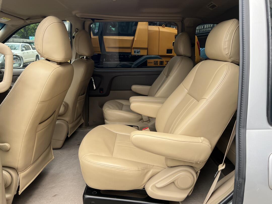 别克gl8 14款 2.4l 经典版