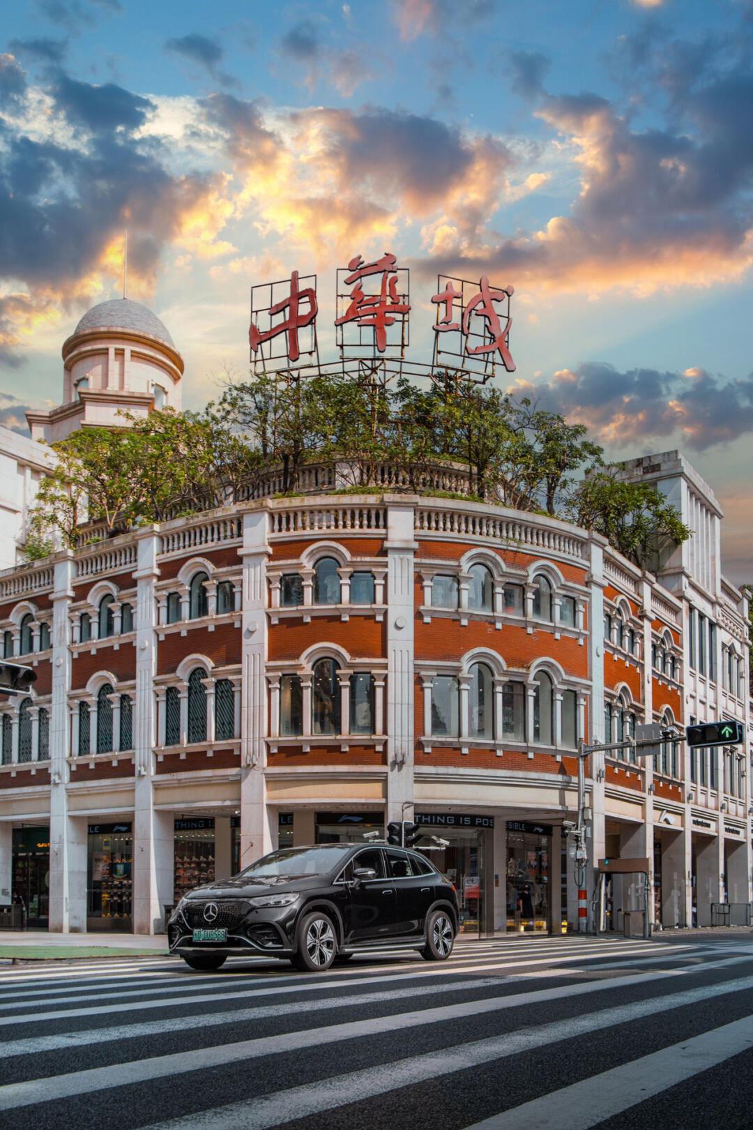 厦门利星奔驰eqe suv与您e起打卡厦门!