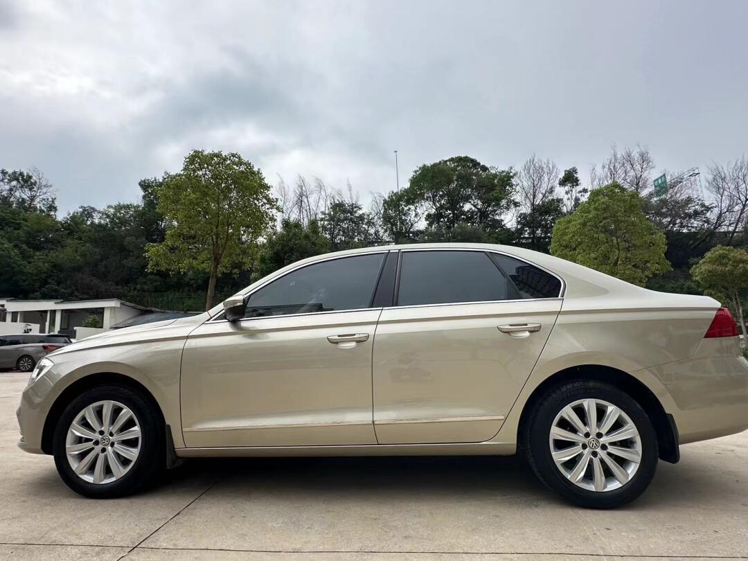 大众宝来金色自动时尚型