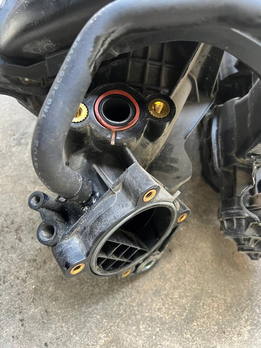 日产新款2.0进气歧管