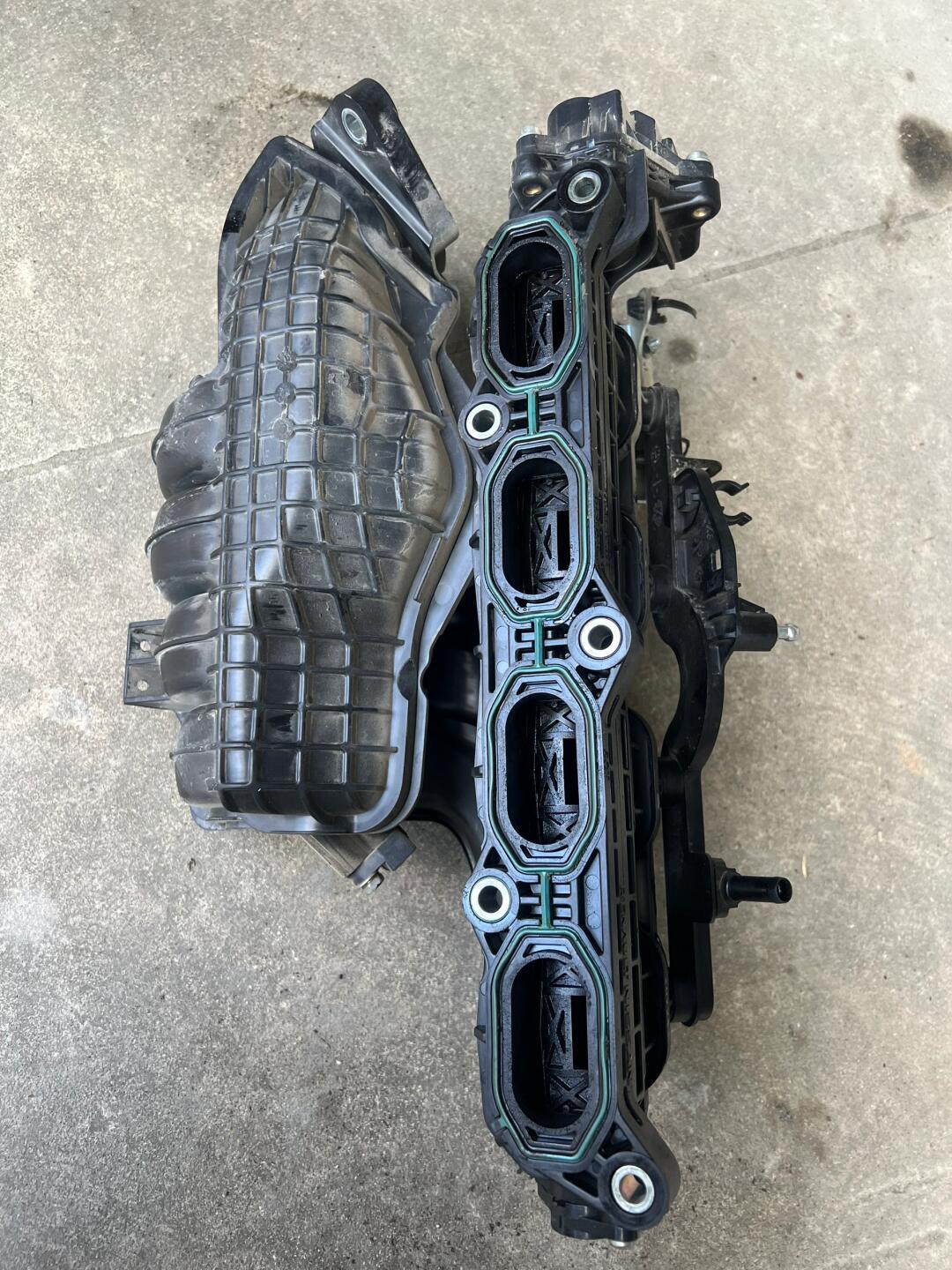 日产新款2.0进气歧管