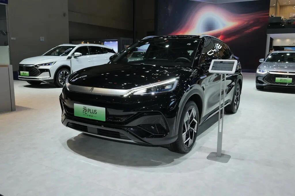 比亚迪元plus黑骑士