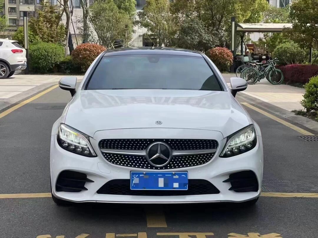 20年奔驰c260 coupe轿跑 美女一手,四出排气,碳纤维尾翼,最美双门四座