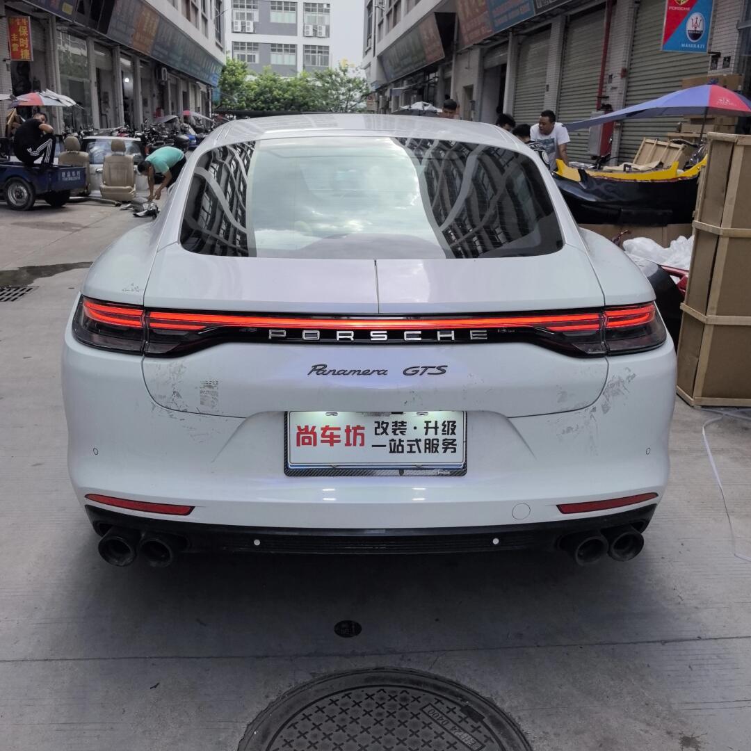 保时捷帕拉梅拉老款升级新款贯穿尾灯 无损