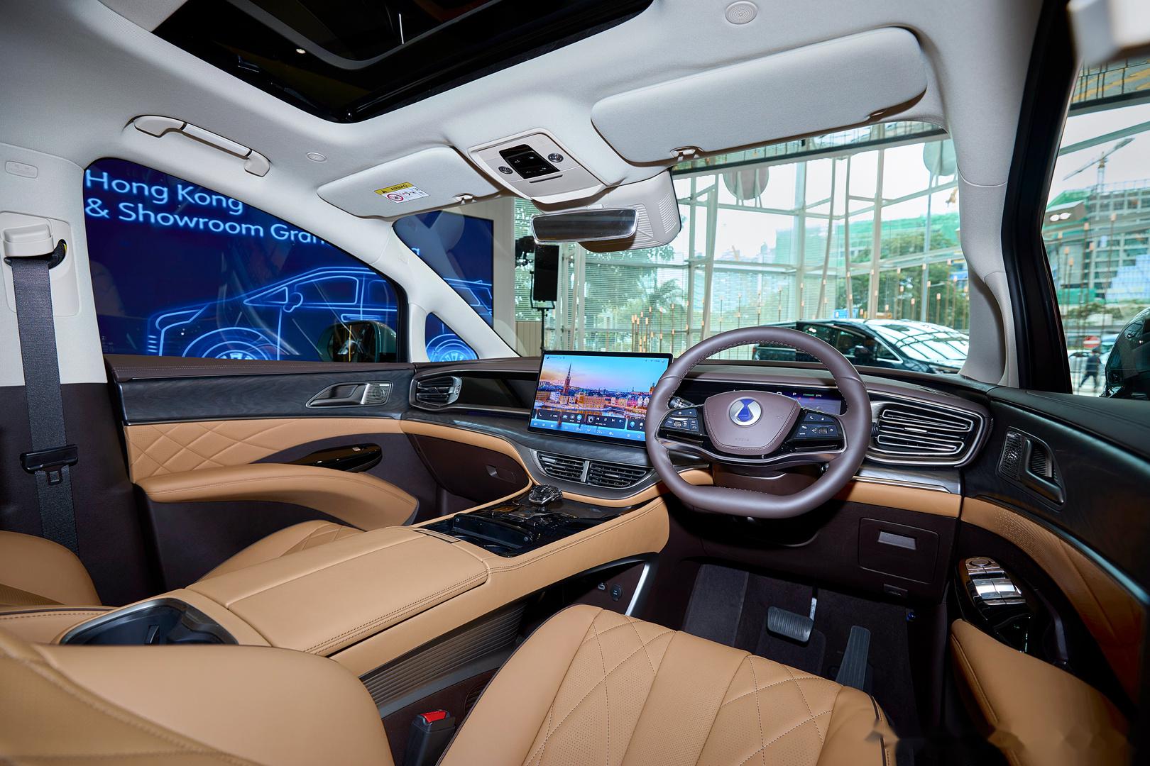 腾势汽车中国香港首家旗舰店盛大开业 腾势d9右舵版中国香港首发亮相