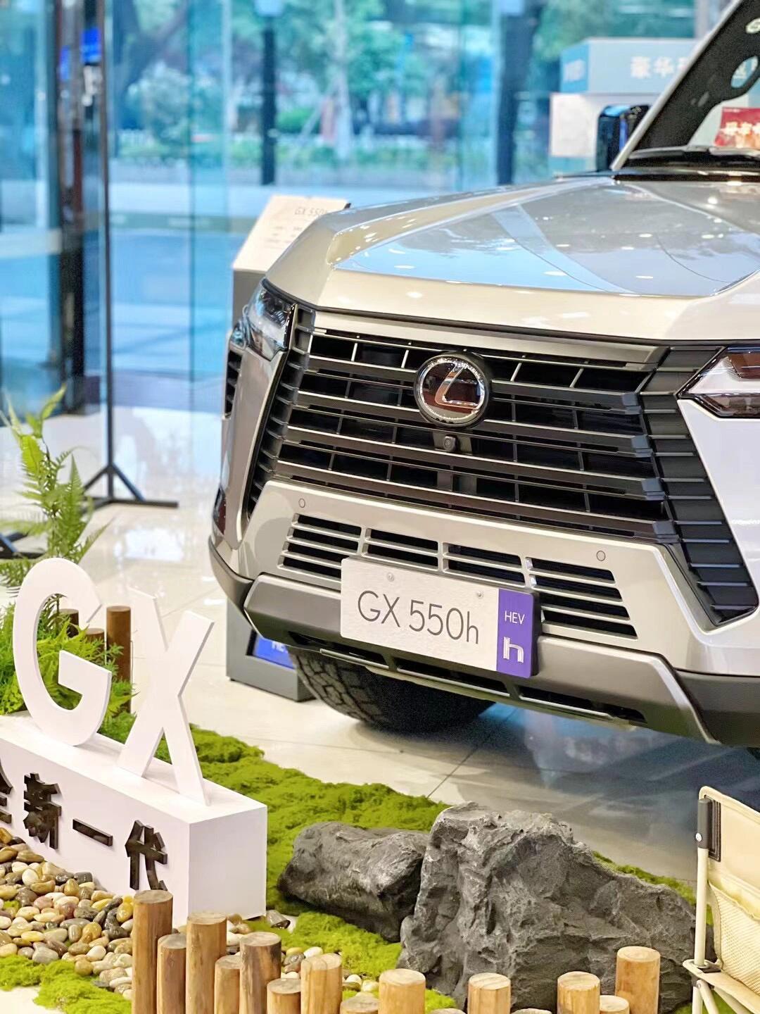 喜欢硬派suv的看过来,雷克萨斯gx550h09