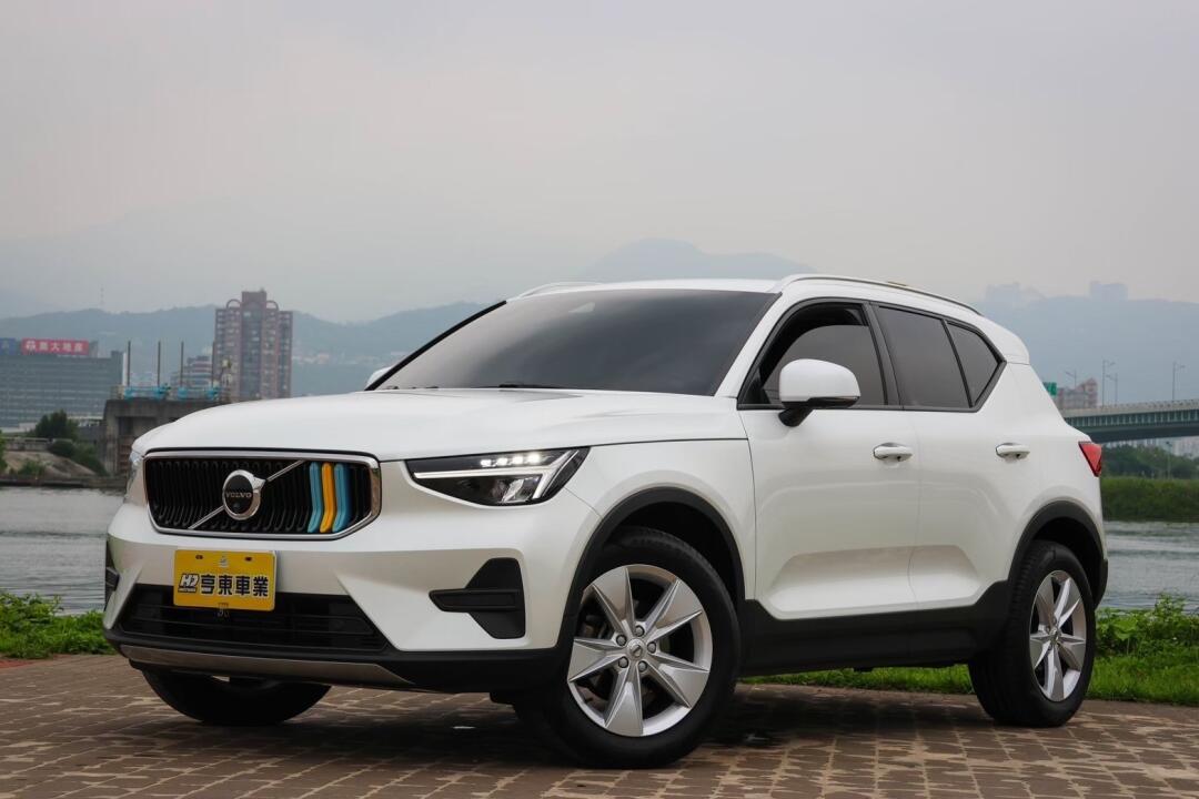 售2023 volvo xc40 plus t2白色_沃尔沃xc40社区_易车