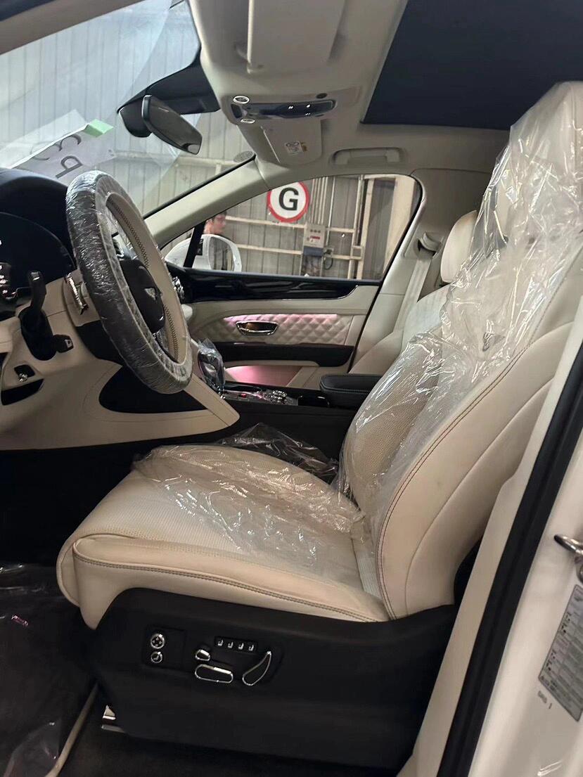 大高配75宾利添越3.0油电混动无豪车税