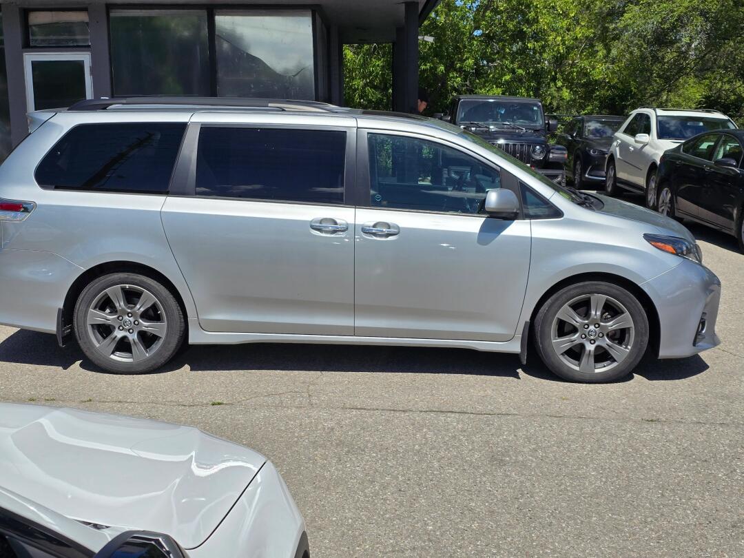 🇨🇦多伦多2020 丰田塞纳SE Premium