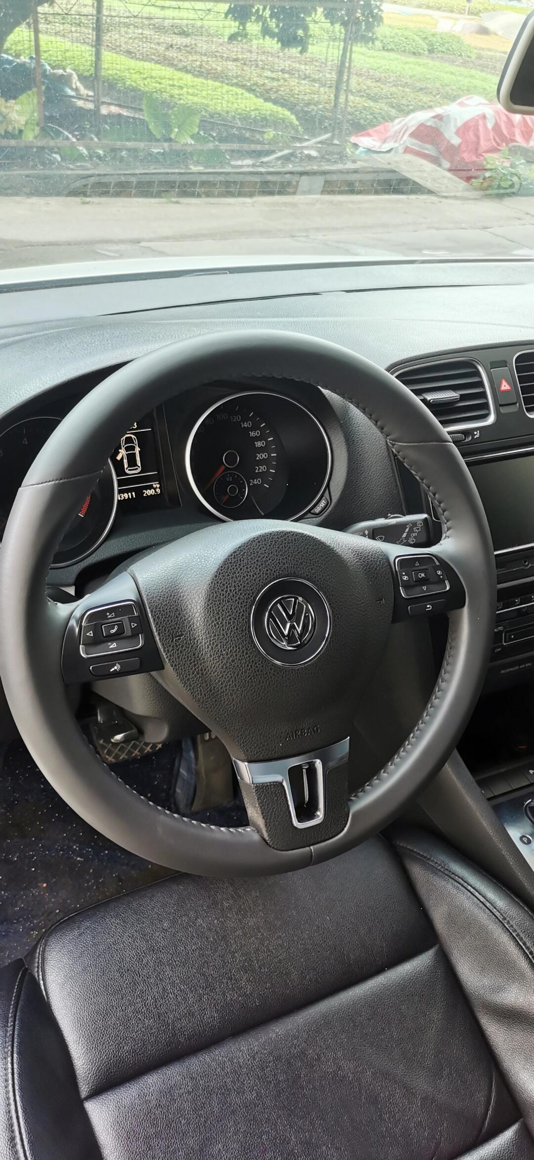 出一个大众多功能方向盘,适合高尔夫6,速腾,途安,迈腾