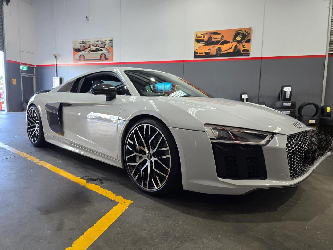 奥迪r8帅就完事了