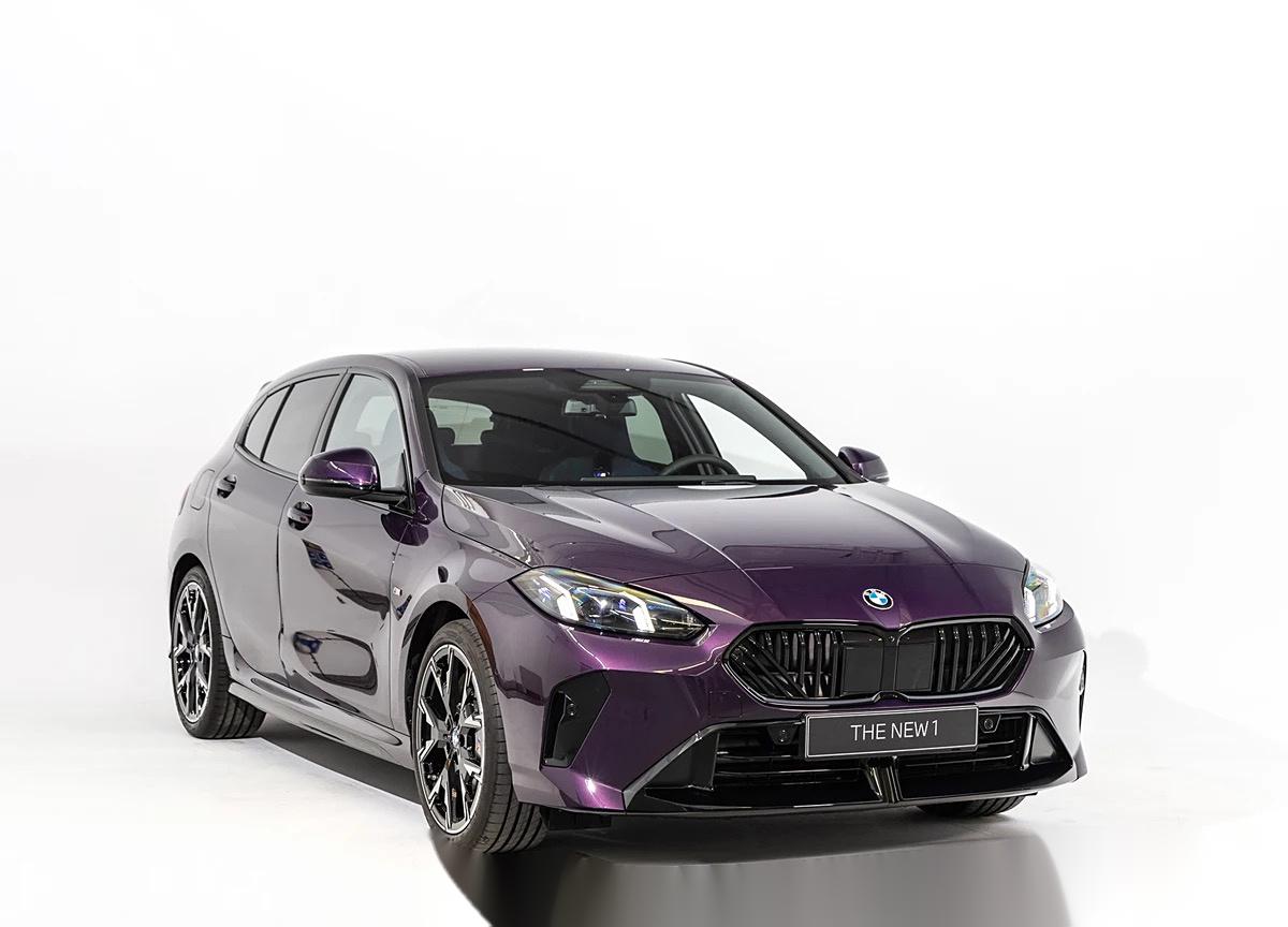 全新一代宝马1系正式在莱比锡工厂下线,预计将在10月5日在德国市场