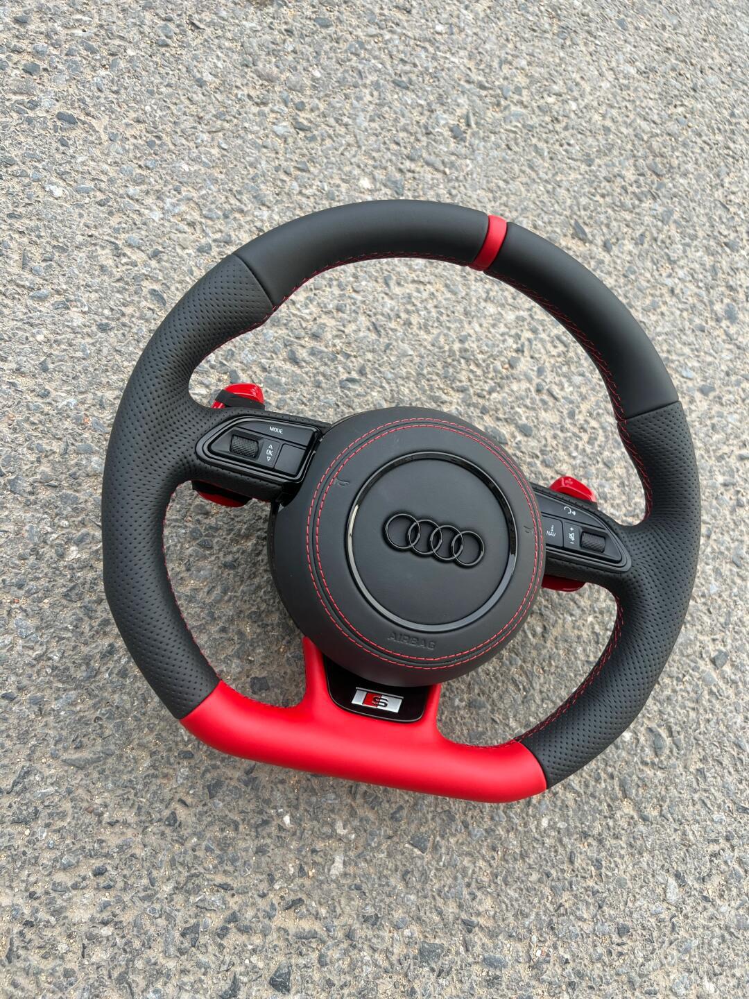 适用奥迪a4l,a5,a6l,q5,q7老款升级新款多功能真皮平底方向盘总成,支