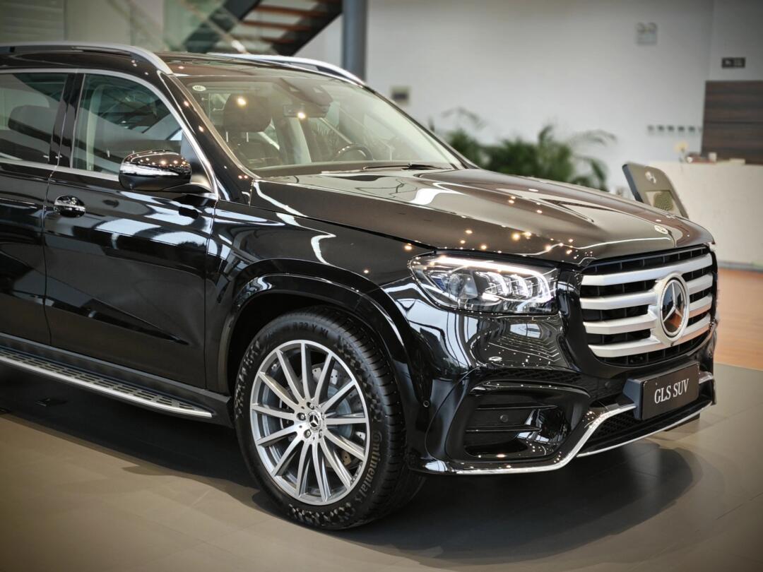 奔驰gls450四驱豪华版黑棕7座