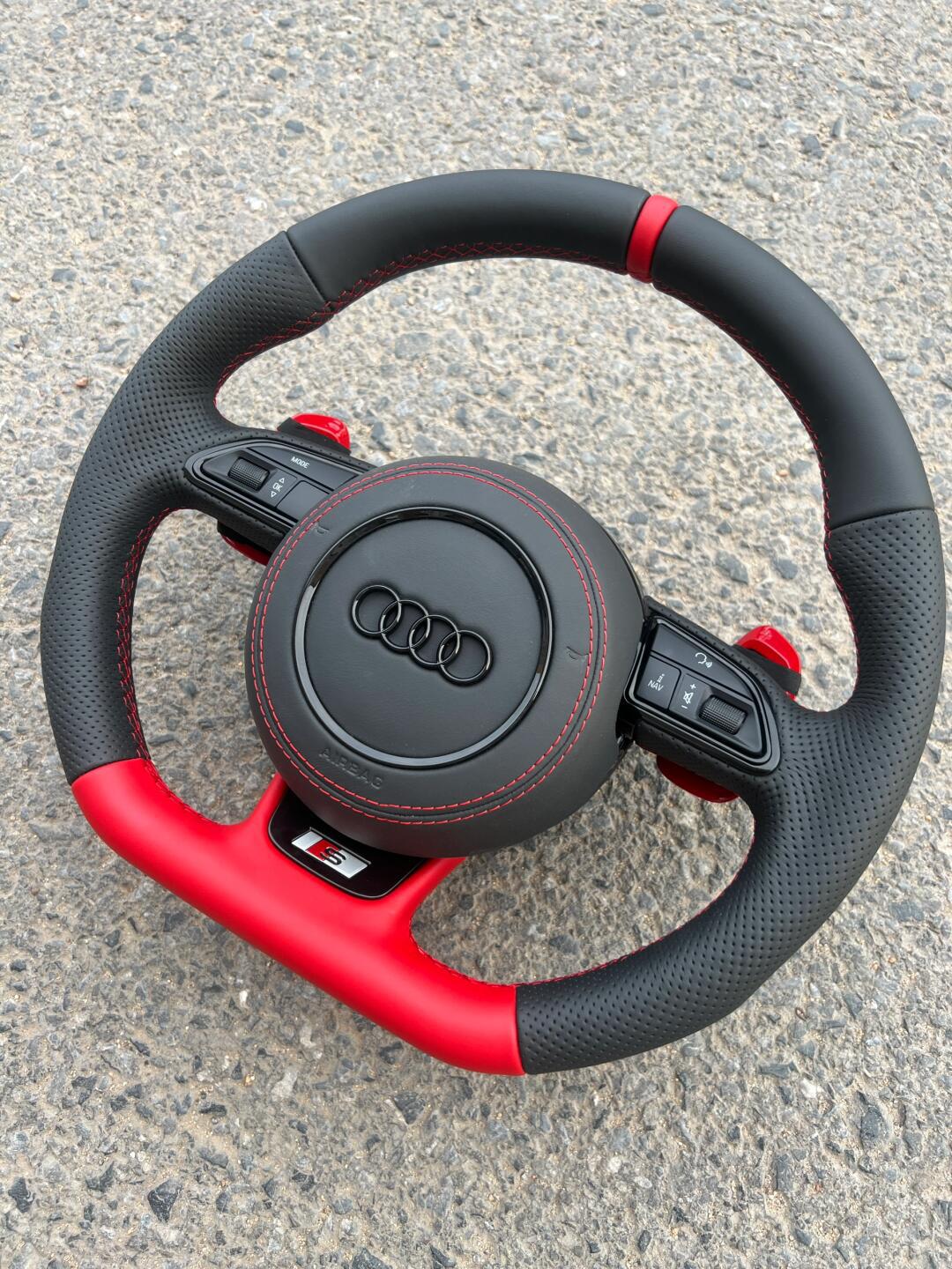 适用奥迪a4l,a5,a6l,q5,q7老款升级新款多功能真皮平底方向盘总成,支