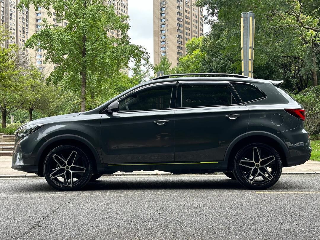 荣威rx5新能源(22年)eplus国潮荣麟豪华版