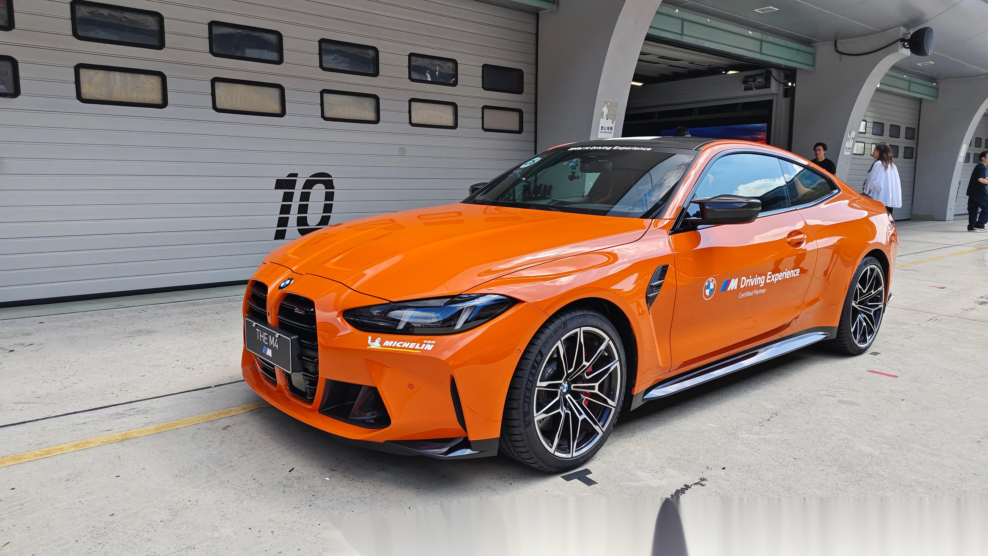 上赛开了一天宝马m,最大的感受就是现在真是燃油性能车发展到相当完美