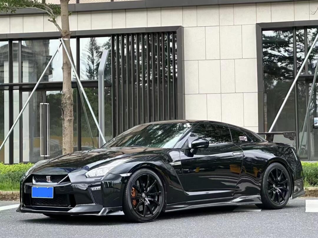 2014年日产gtr 深圳牌 国5排放 表显3万61公多69里,bose音响,倒