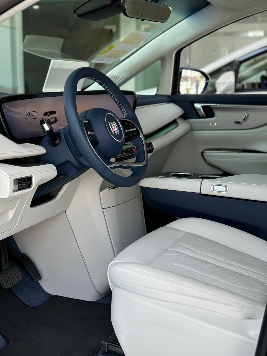 今天建国e宝给您推荐一款好车——别克gl8phev,让我