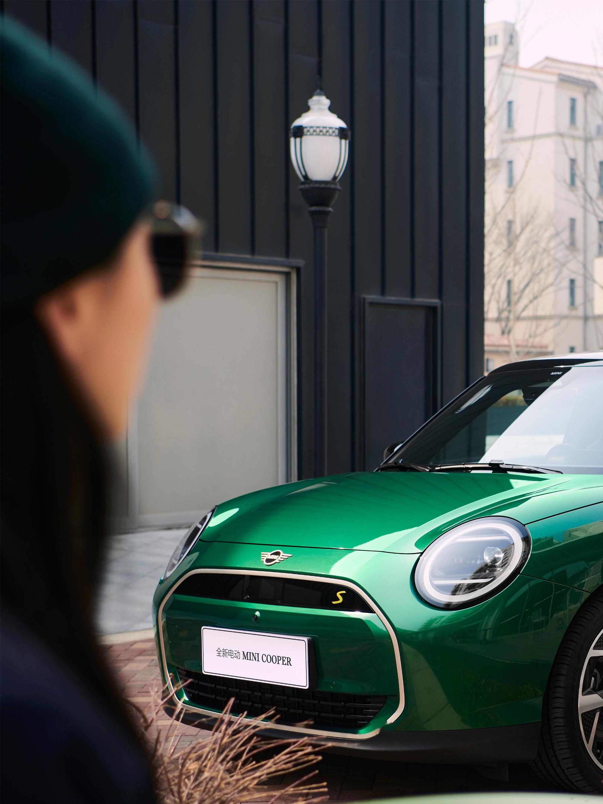 全新电动mini cooper来啦 价格:18.98~28.68万 全系标配 5