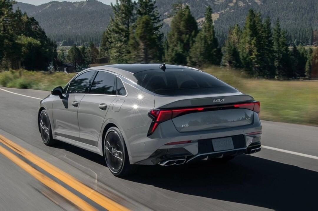 全新起亚k5 你觉得颜值耐看吗?