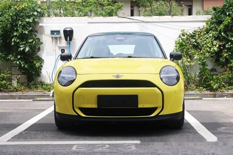 本次就带大家看看mini首款电动车