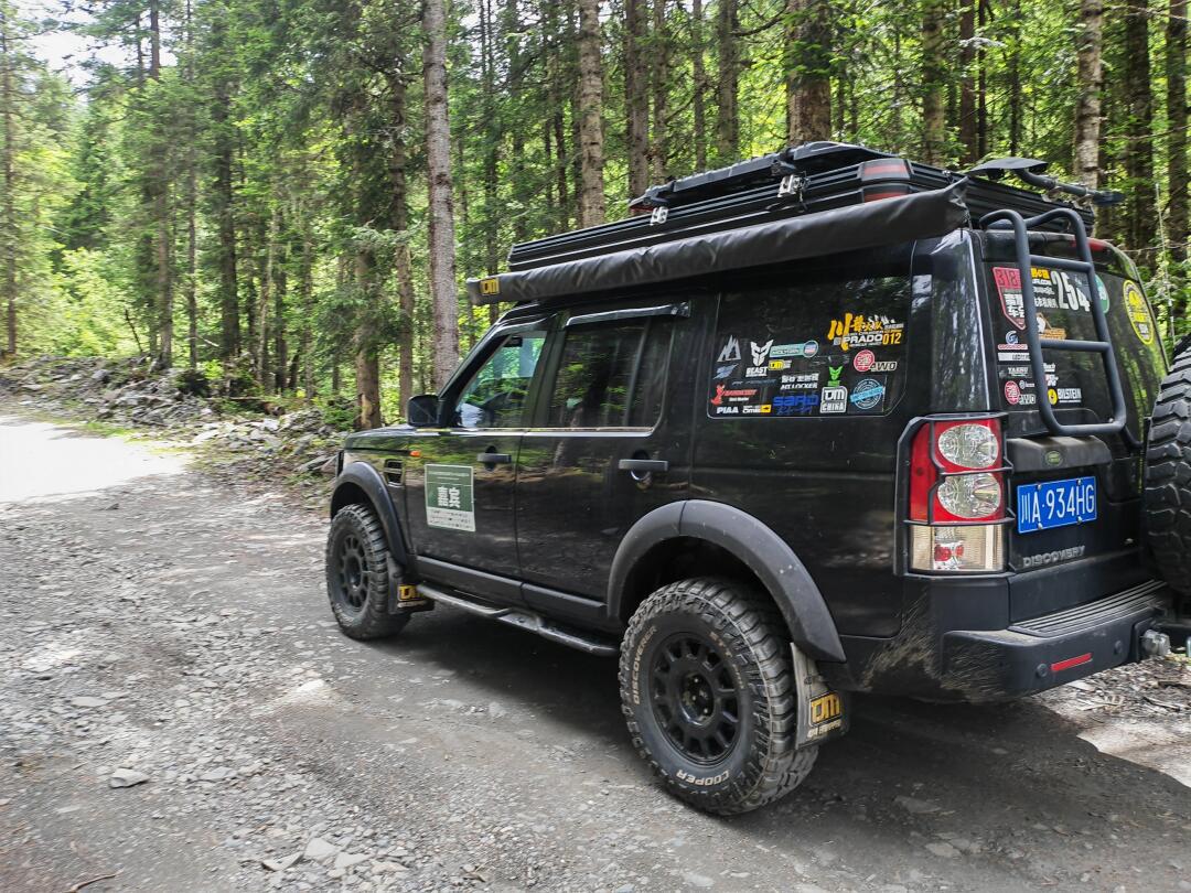 一次给你们看够---周末小穿越米孟线 两台都是经典路虎发现lr-3 4.