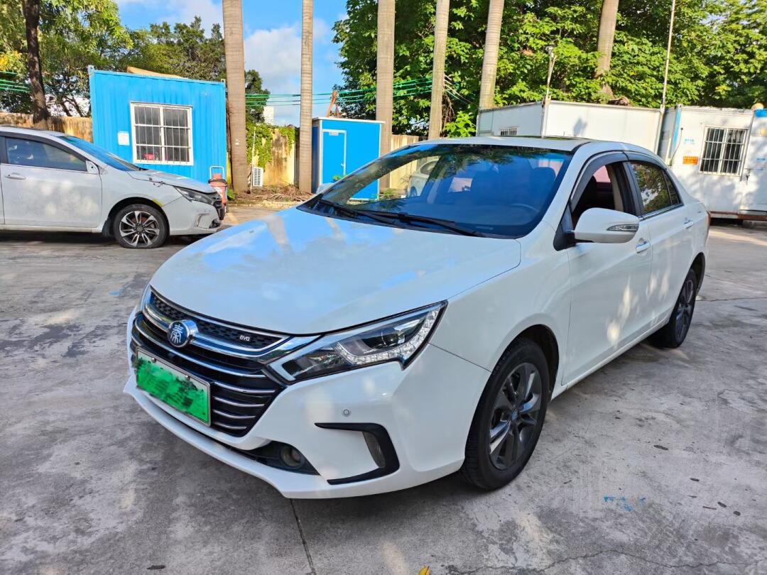 2018年比亚迪秦80