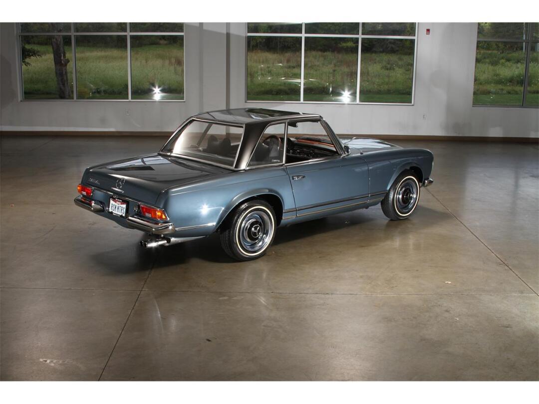 经典再现:1964年梅赛德斯-奔驰230sl老爷车