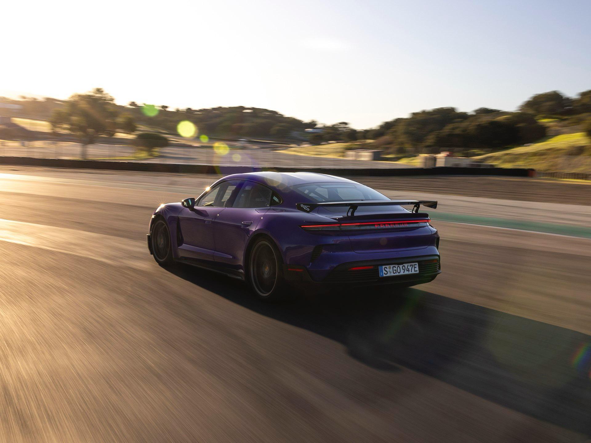 【保时捷taycan销量下滑减产】 如今受到经济大环境和中国新能源汽车