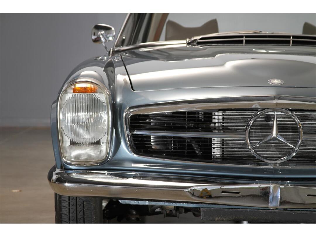 经典再现:1964年梅赛德斯-奔驰230sl老爷车