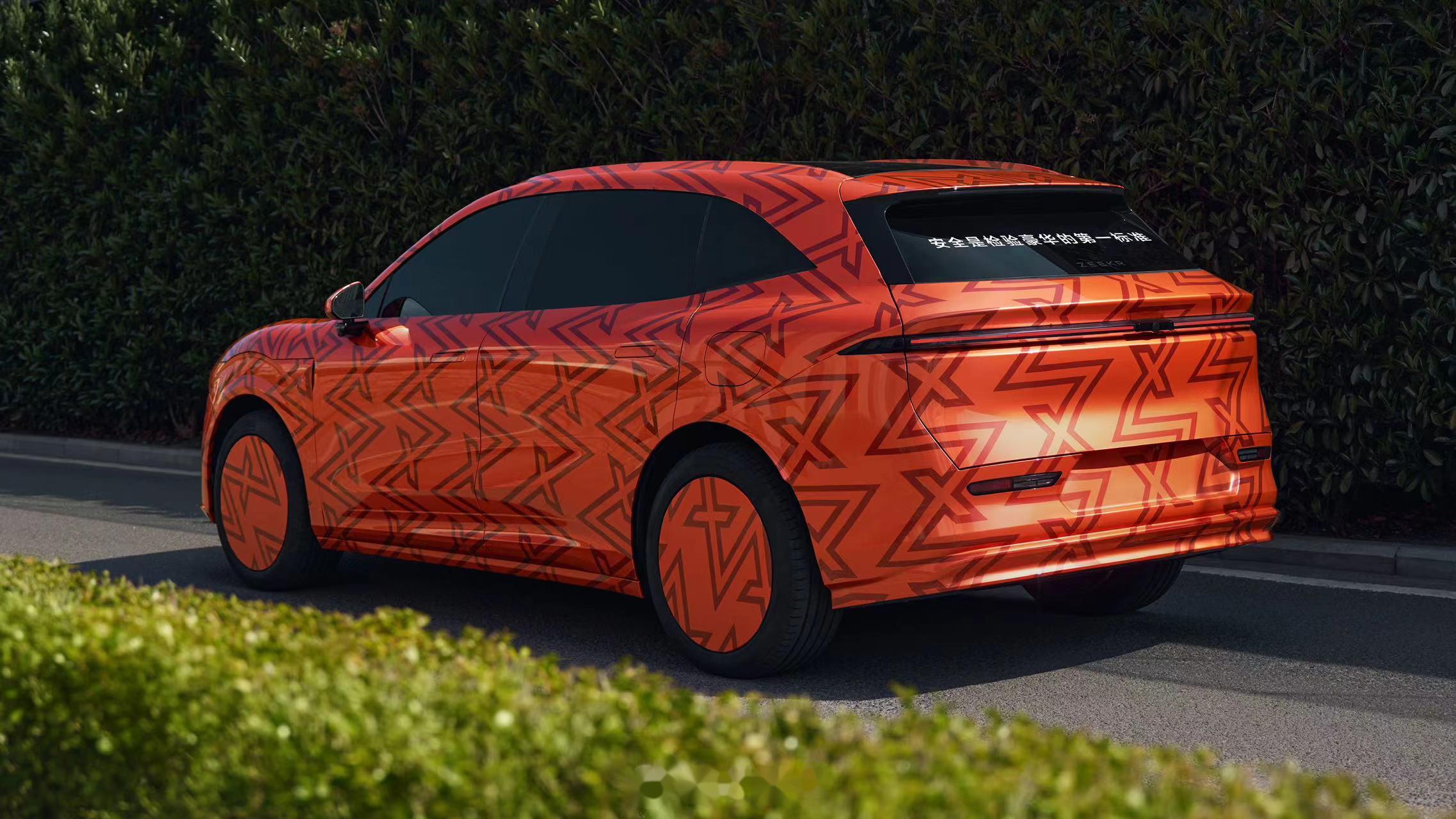 昨天刚好我发小帮他朋友问25万左右电动车,推荐去看的是乐道l60