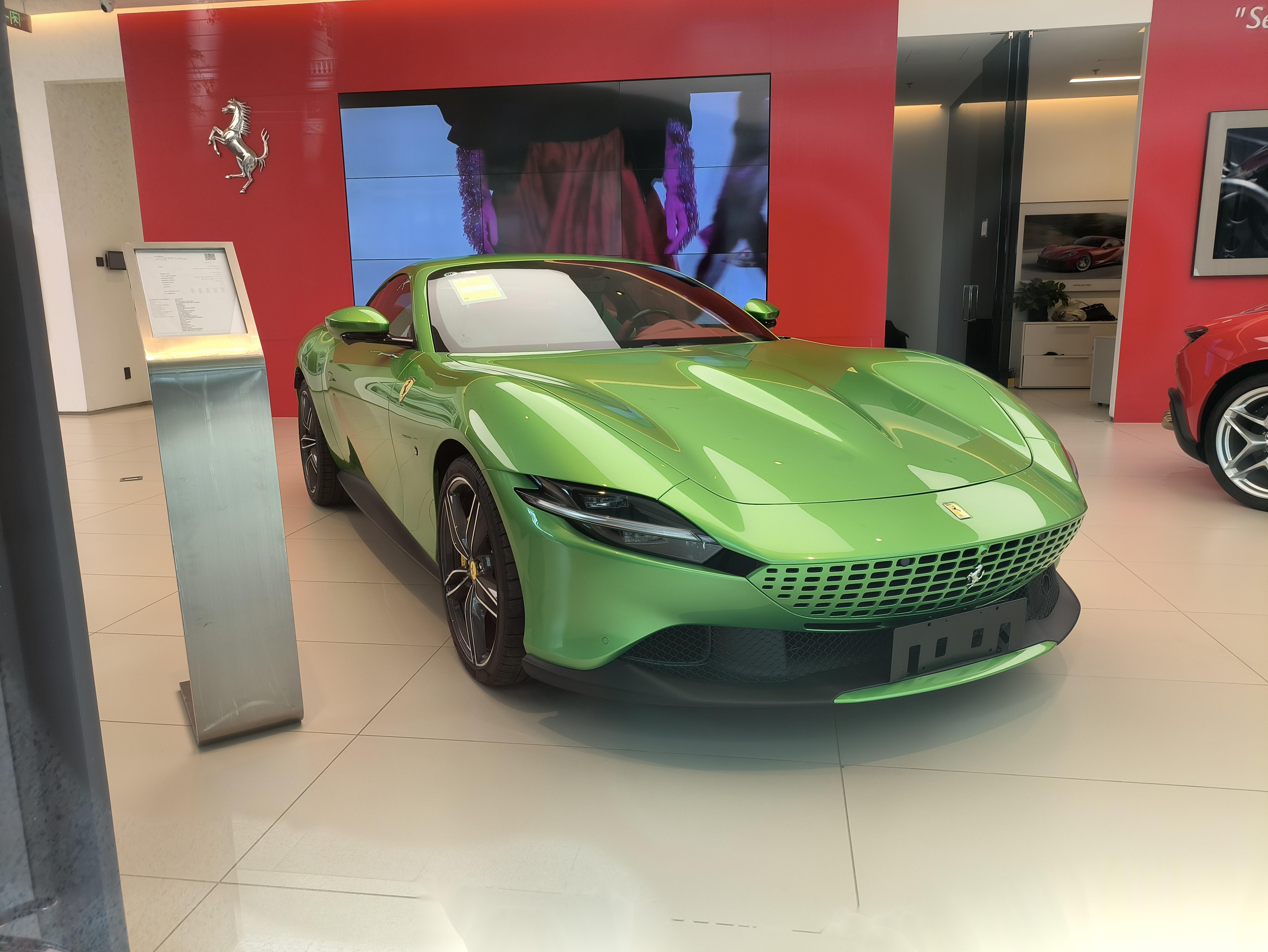 没有丑的颜色,只有丑的搭配 上次讲过了信号绿,今天讲讲法拉利的另