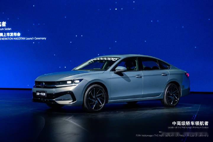 新迈腾上市了,售价17.99-24.69万. 外观变化挺大,走年轻时尚的路子