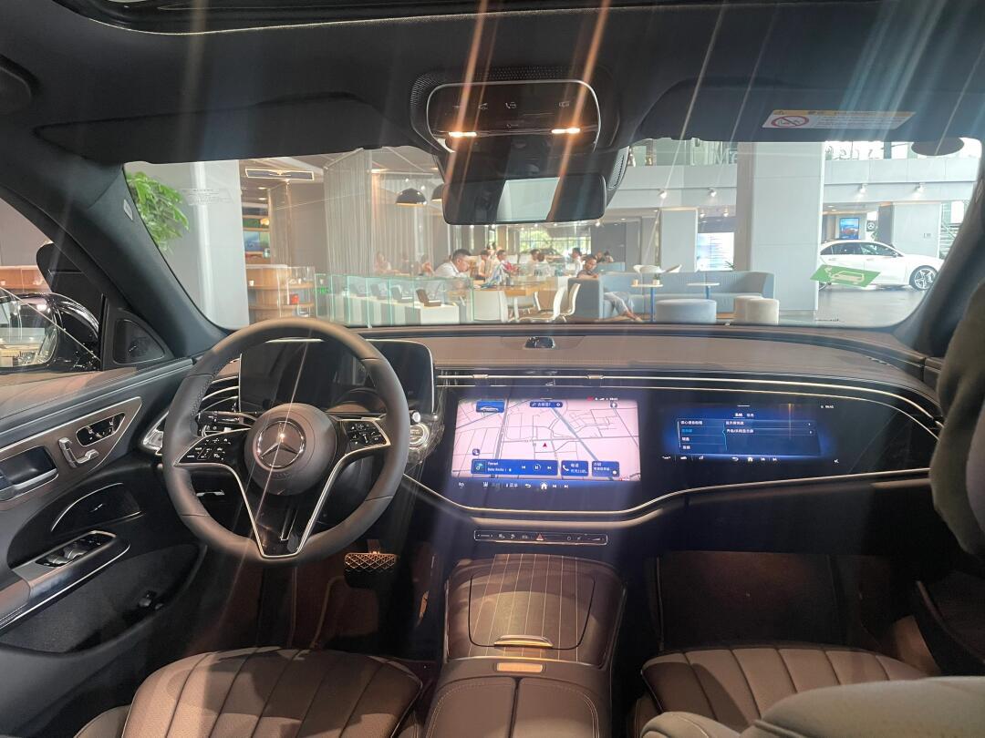 试驾奔驰e-class phev,一个字:稳