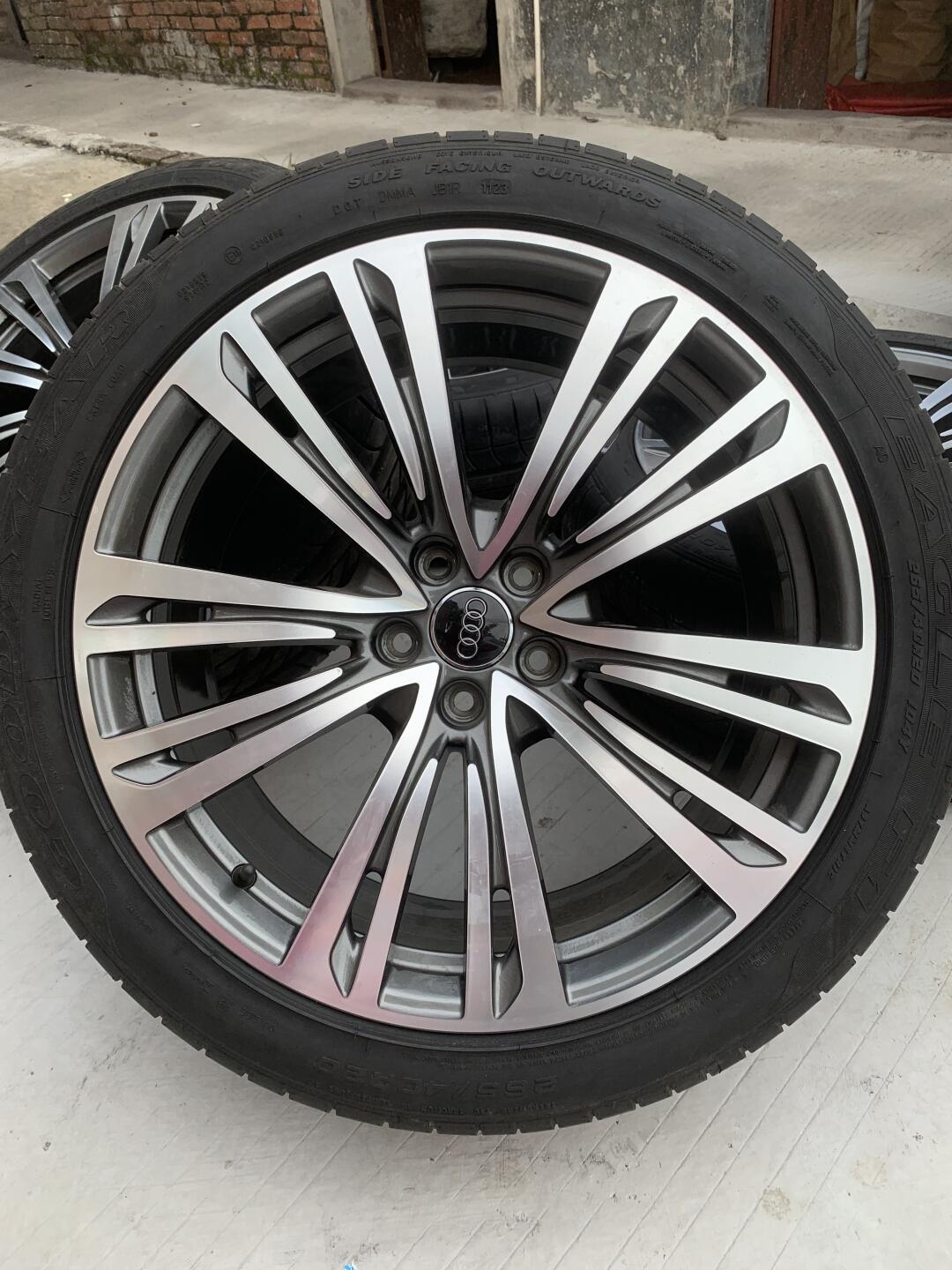 20寸奥迪a8l豪华版 原厂轮毂轮胎拆车套件
