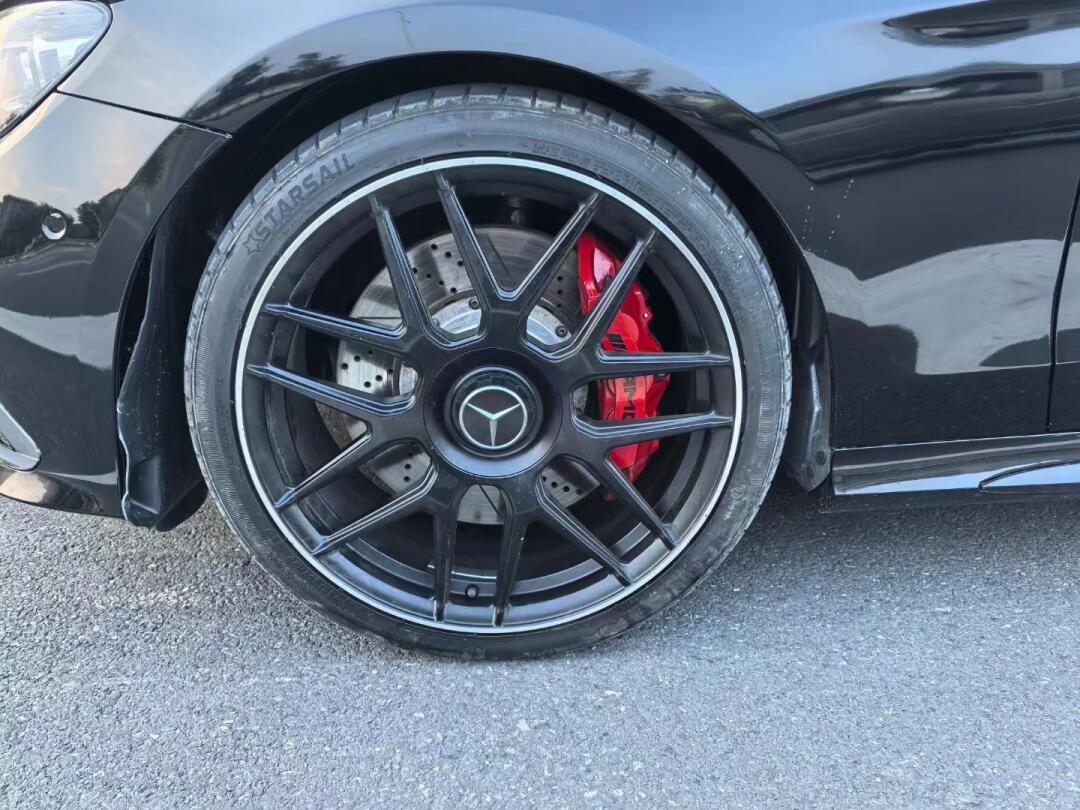 23款奔驰e300豪华改装amg轮毂大卡钳改装好几万,价格不上十万,让你