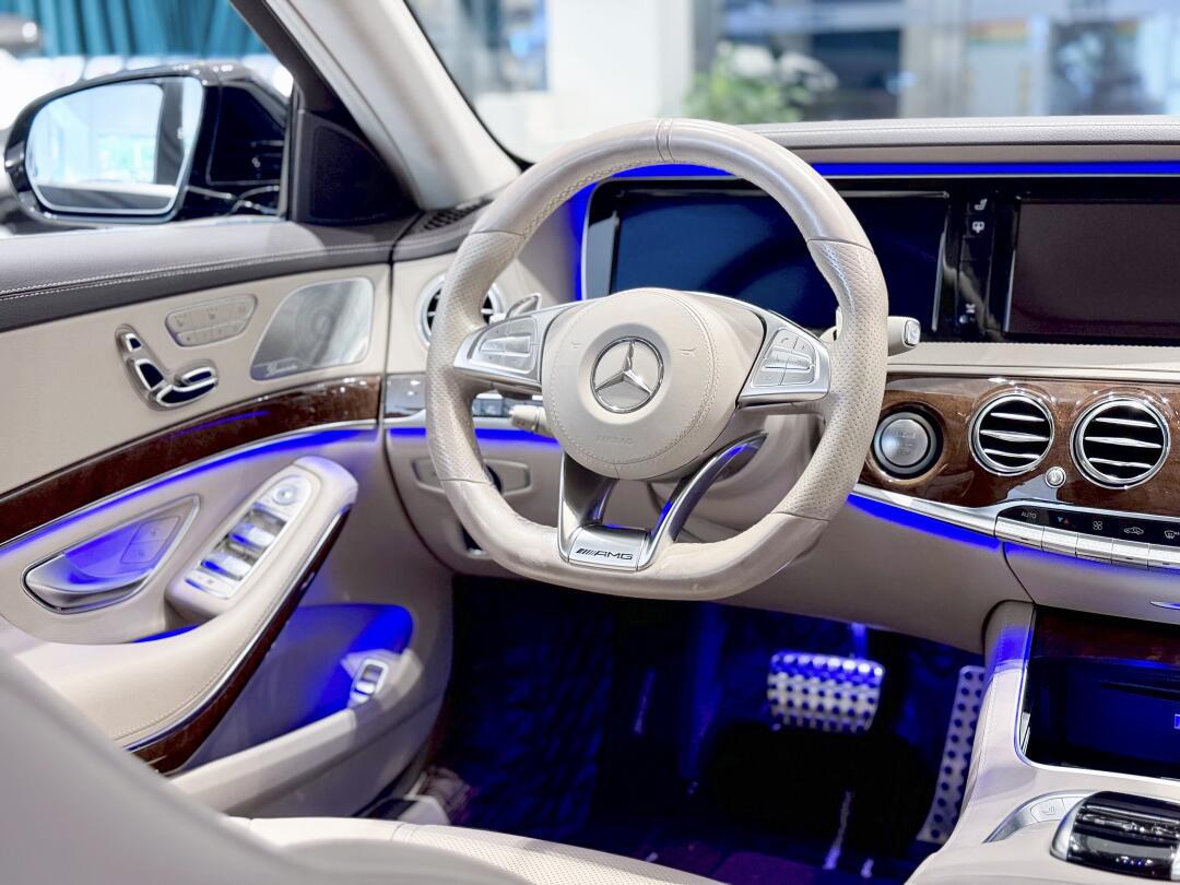 大哥级行政暴力绅士 奔驰s63l amg